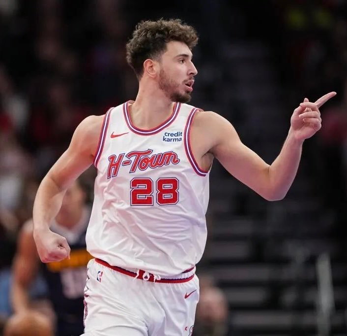 申京今天打约基奇一打一个准上一次两队的比赛申京面对约基奇7投1中今天首节3中3n