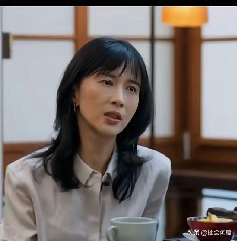 现在理解了papi酱为什么不和婆家紧密联系的做法。

她小的时候就生活在一个不和