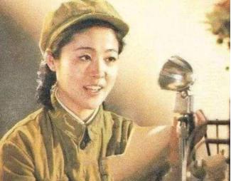 1979年，我国女翻译刘禄曾曾到美国访问，一美国男人不知为一直盯着她，几分钟后，