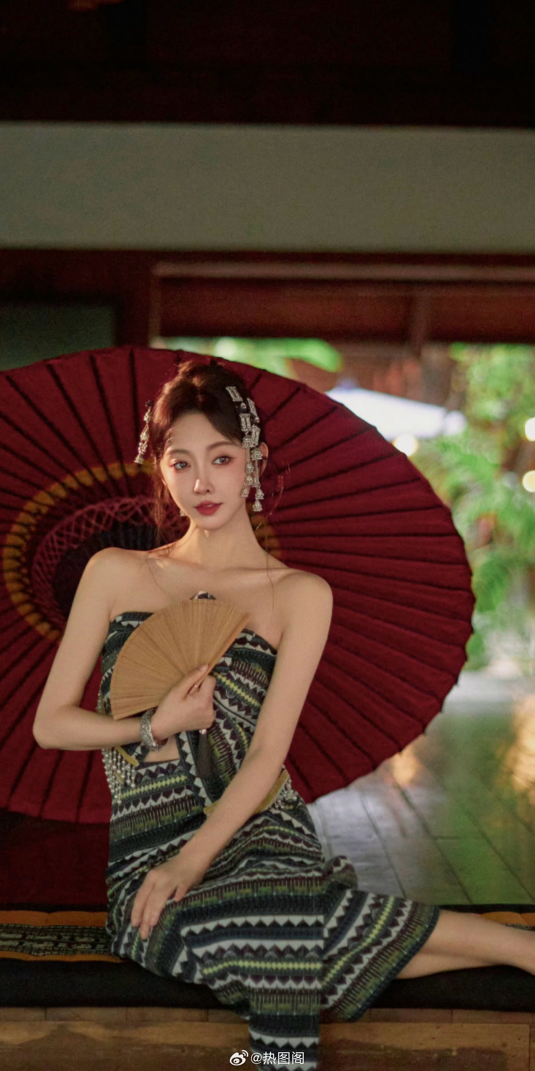 宣璐穿搭写真：西双版纳旅拍民族风大片。宣璐热图阁公众号 