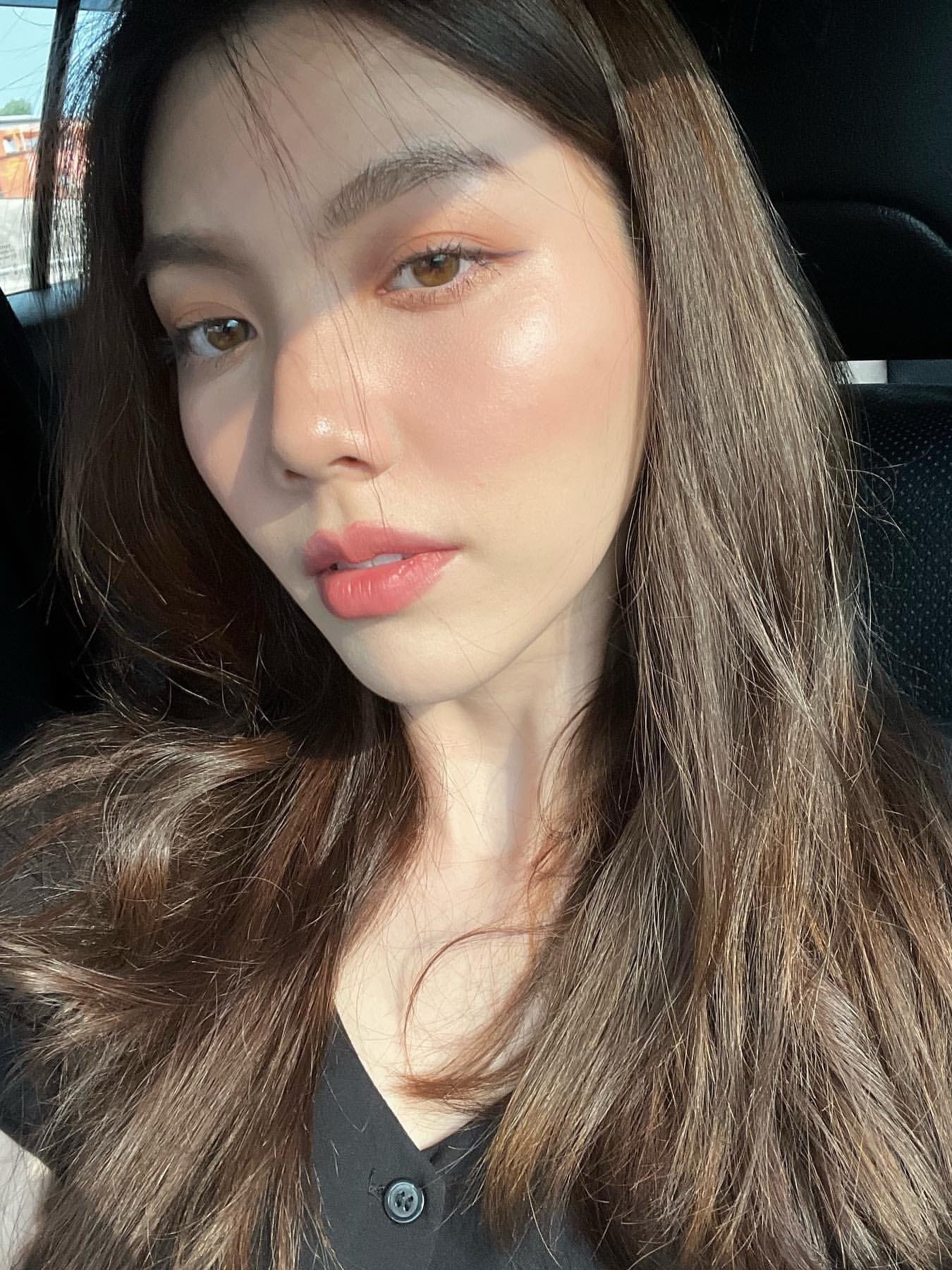 同样的角度 现在真的很温柔很妻感 ​​​