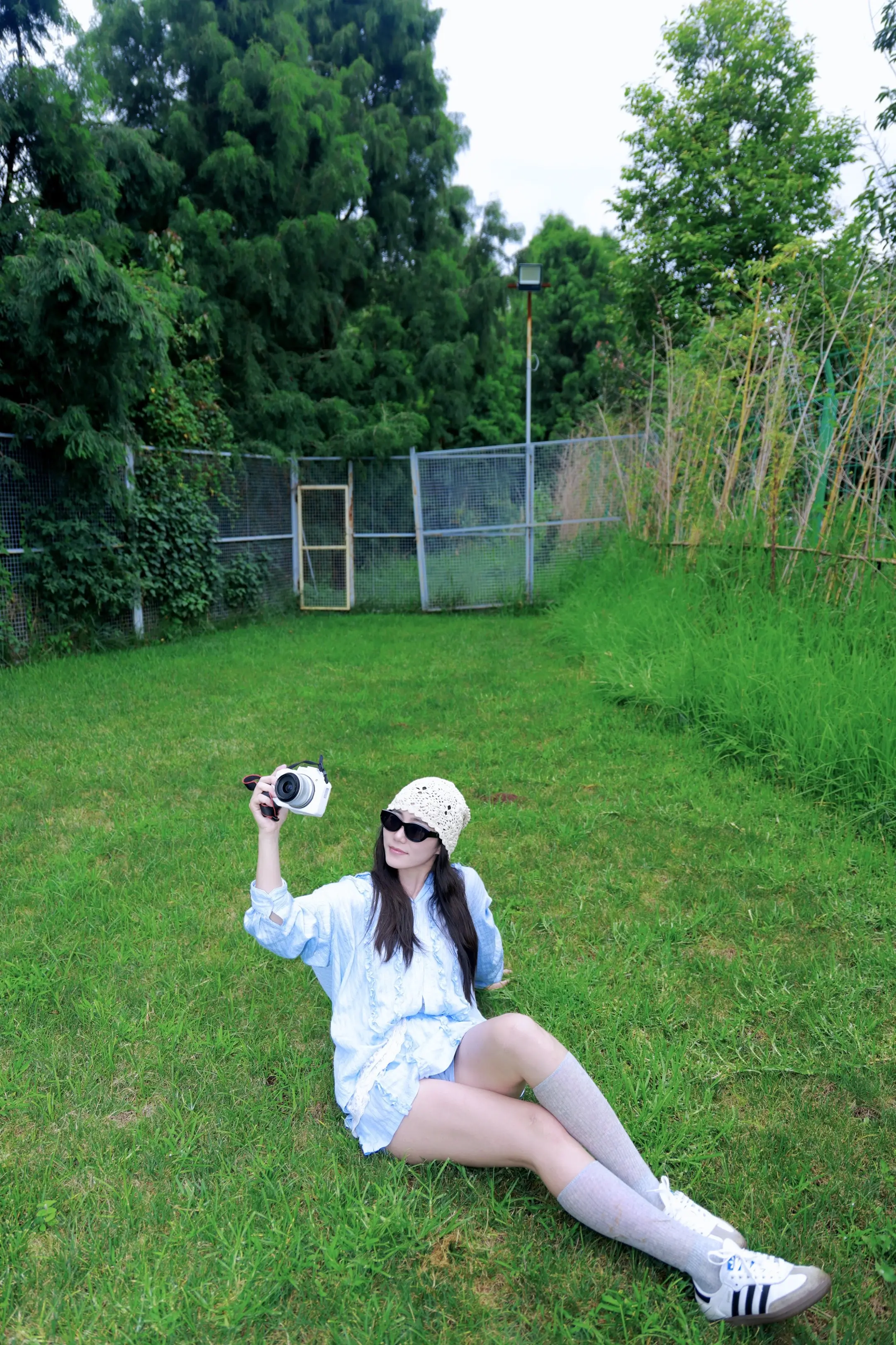 爱她这肆意自由的生命力。