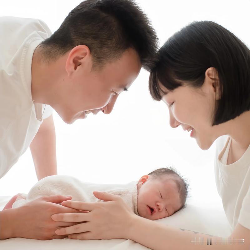 我认为支持
支持男性享有育儿假，是家庭与社会的双赢
 
一直有人觉得，带孩子、顾