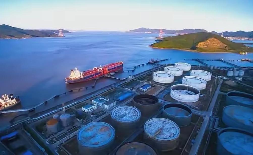 中国全面断供日本成品油！截至目前，中国已全面停止对日本的成品油供应，汽油、柴油、