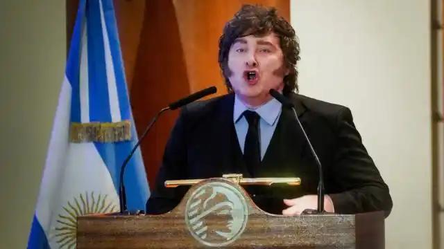 2026世界杯决赛还没踢，场外先爆出了个比战术对位还有意思的反差。
 
西班牙首