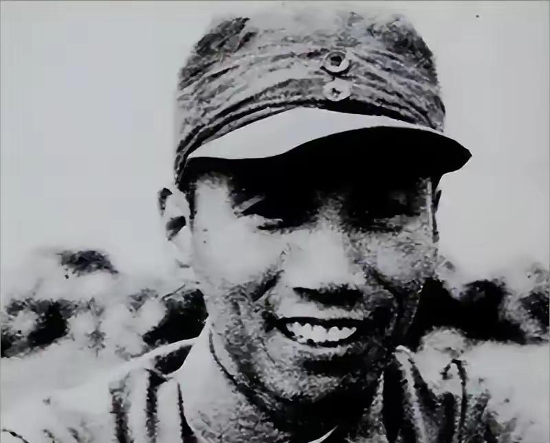 1941年，国军团长陈锐霆带着整个山炮营投奔新四军，人快不行了，被张爱萍硬从鬼门