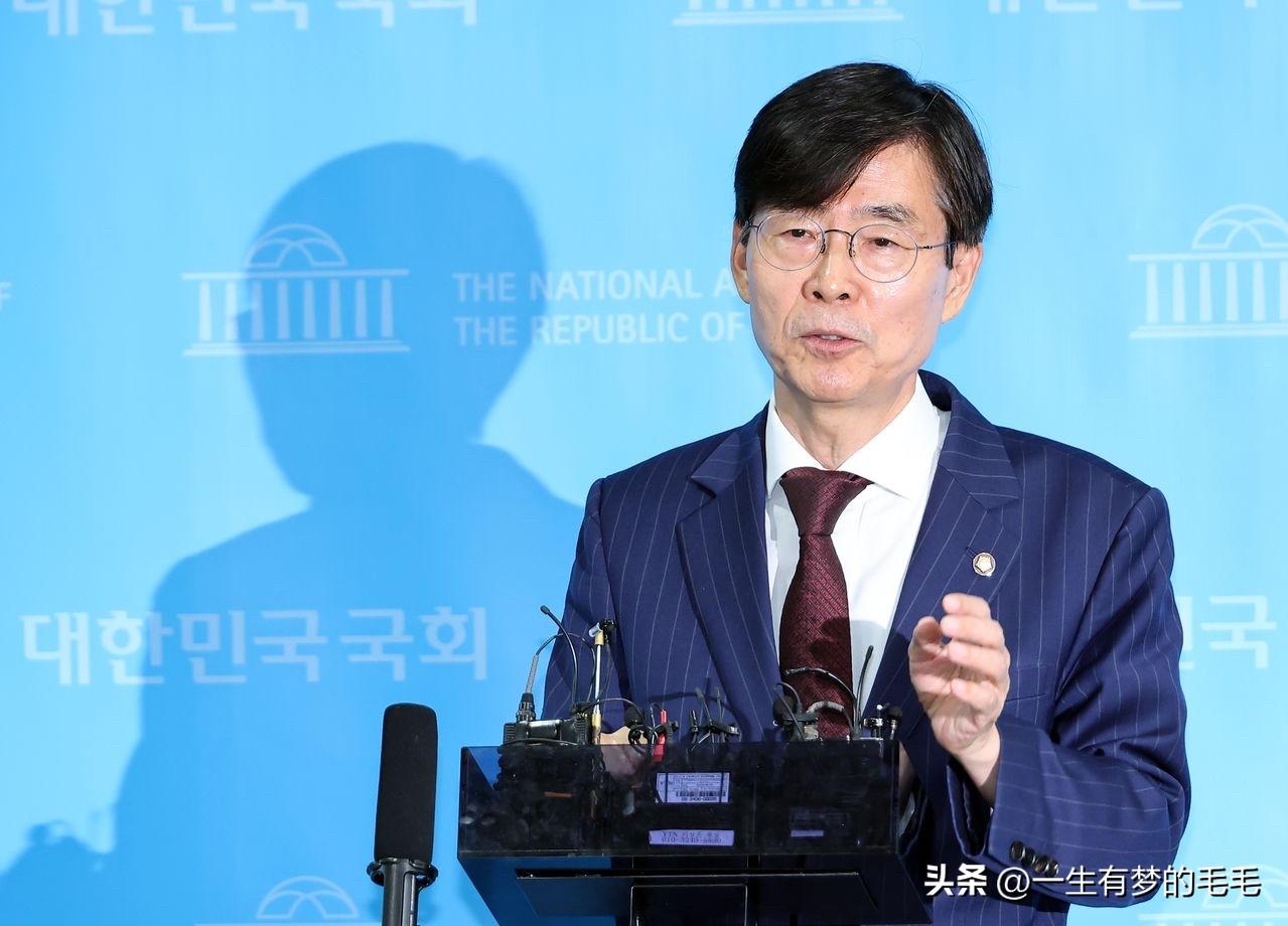 内讧愈演愈烈！元老当众挑战党内规矩，韩国民力量党陷入分裂危机

7月9日，韩国国