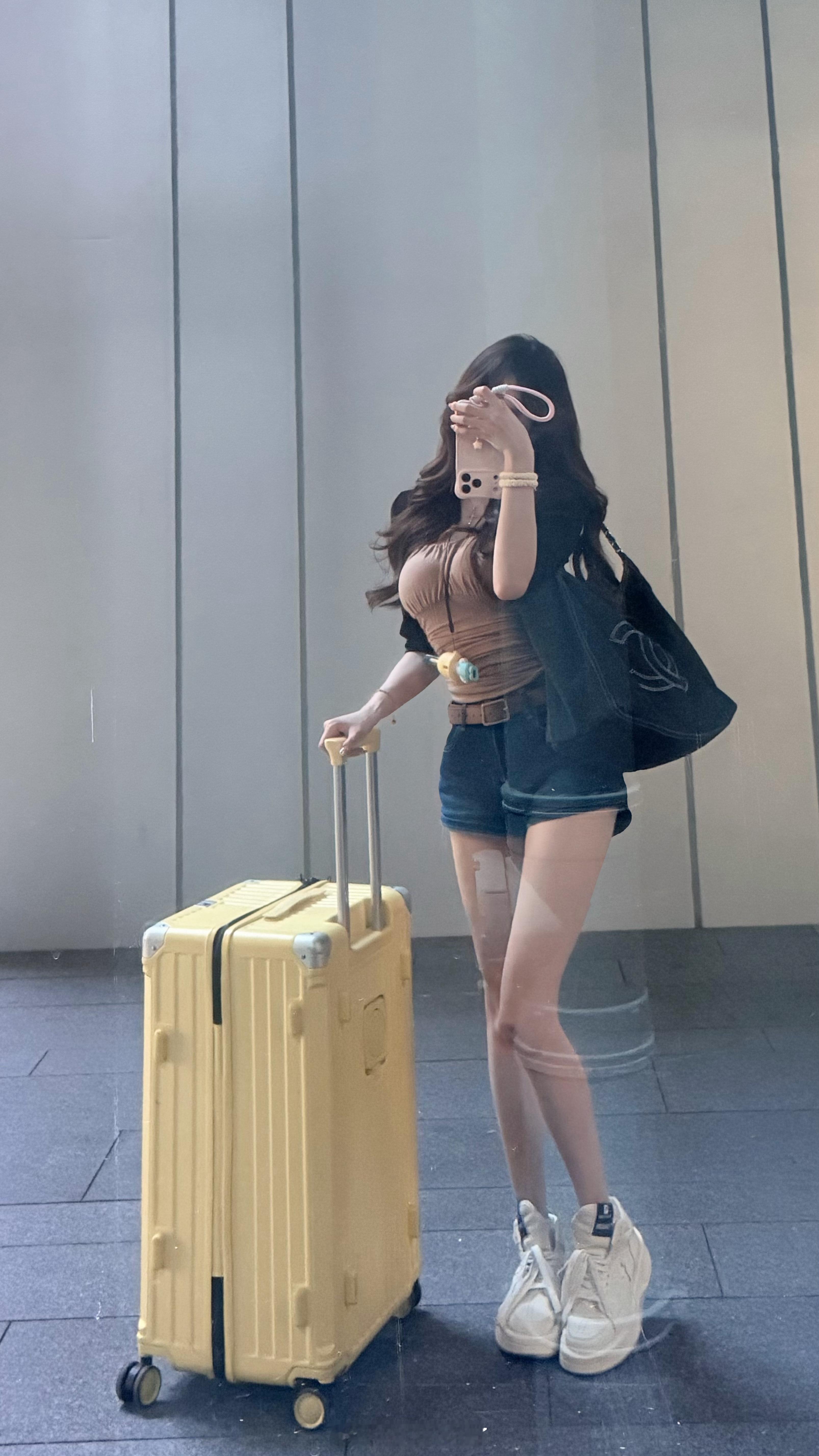 2026秋天第一次露肤出街～街拍美女[超话]王羽杉来了[超话]美女热门美女今天穿