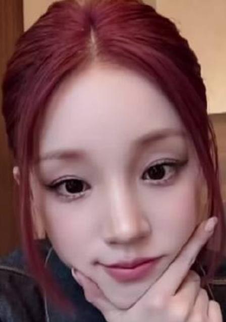 近日，宋雨琦在直播中再次开启“劝学模式”，化身专属班主任，温柔催促粉丝写作业。