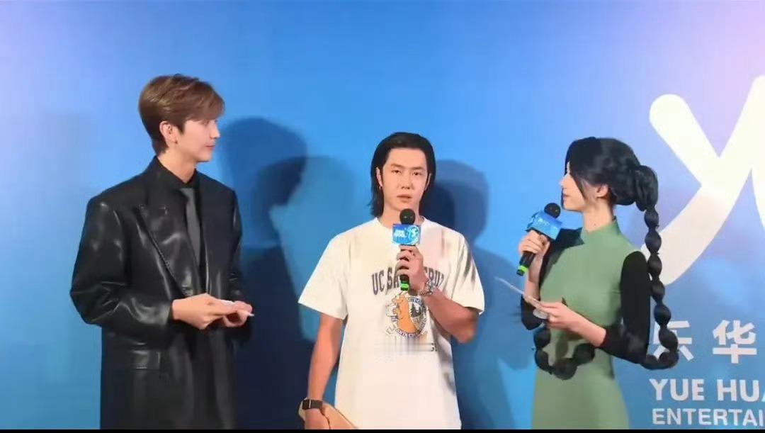 王一博的真实身高到底是多少呀？怎么看起来还没有女主持人高？ ​​​