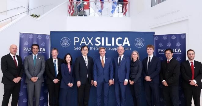 美国最近拉了一帮人，在华盛顿搞了个FORGE联盟，54个国家凑在一起。说白了，就