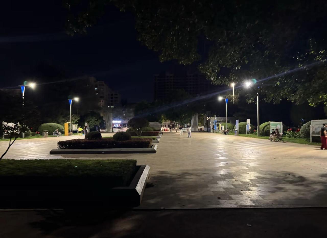 真正的嫁得好，从来都不是嫁进多有钱的人家而是被尊重、被偏爱、被当成一家人。钱可以