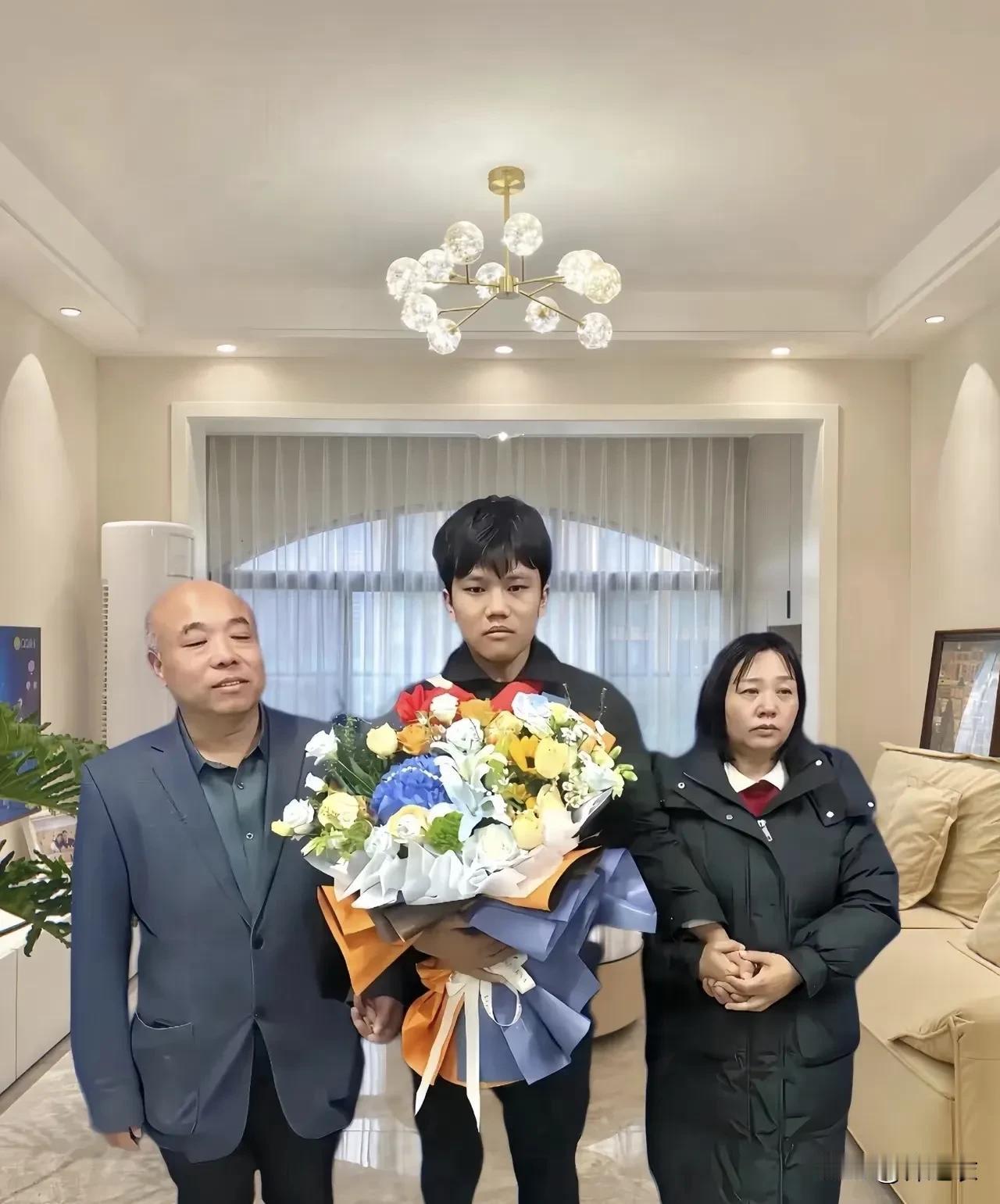 都说明星能直播带货  ，寻亲圈为什么不能带货，因为人家明星有颜值有身材，能唱能跳