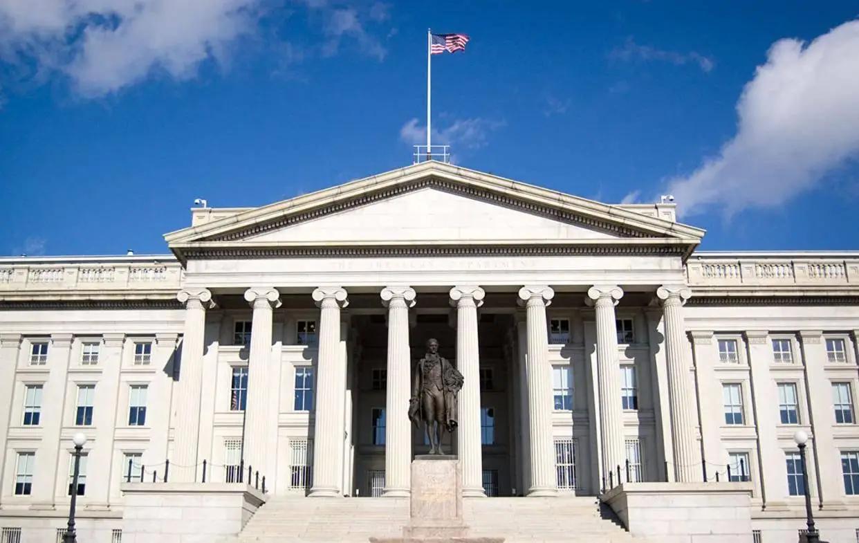 当地时间4月21号晚上，美国趁人不注意，偷偷搞出大动作，直接扩大了对伊朗的制裁范