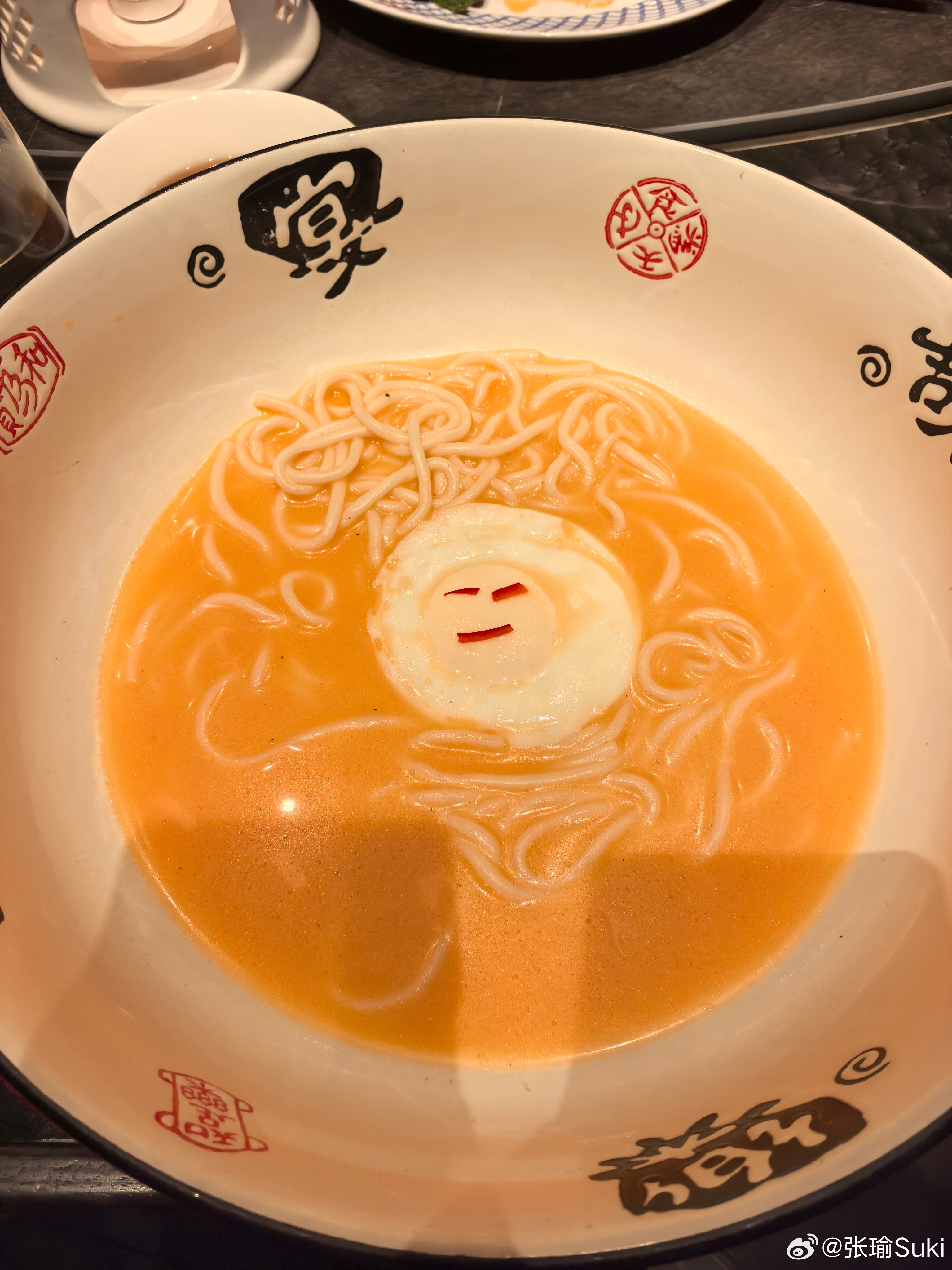 稳预期，第一个层面，是偏长期，对经济转型彼岸的现代化、打赢未来人类科技主战场攻坚