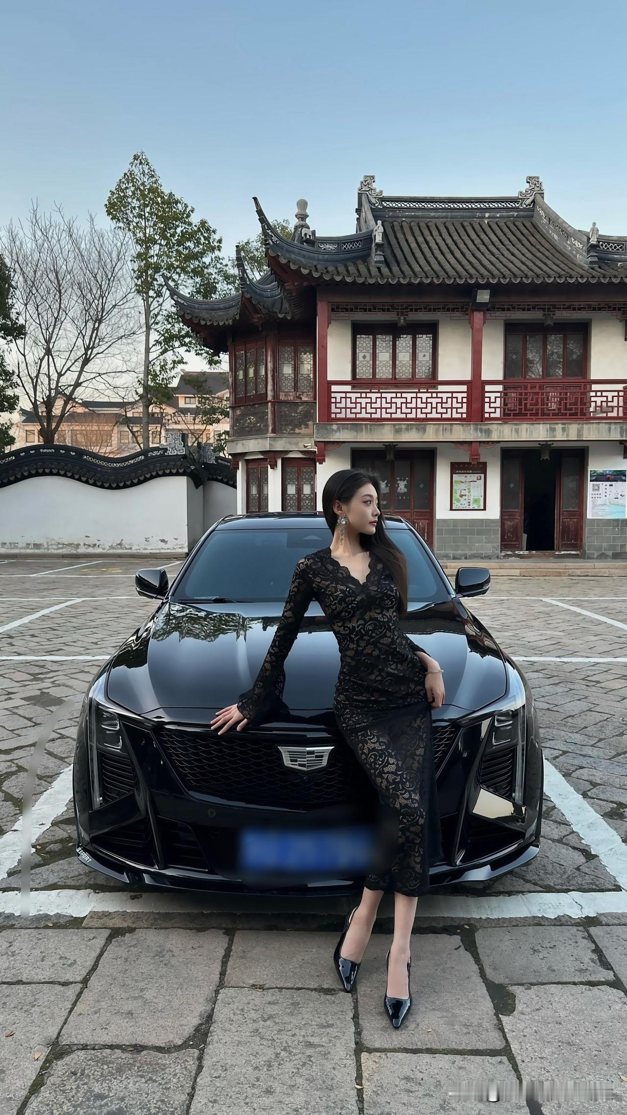 开凯迪拉克的人都是有品位的人
不信你看看身边的朋友
有开这个车的人
多少都是有素