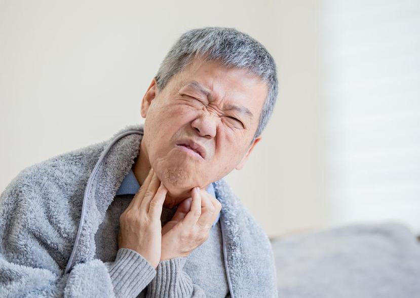 76岁老人咽喉痛以为感冒，3个月后确诊食管癌，医生：还是没引起重视

咱们今天聊