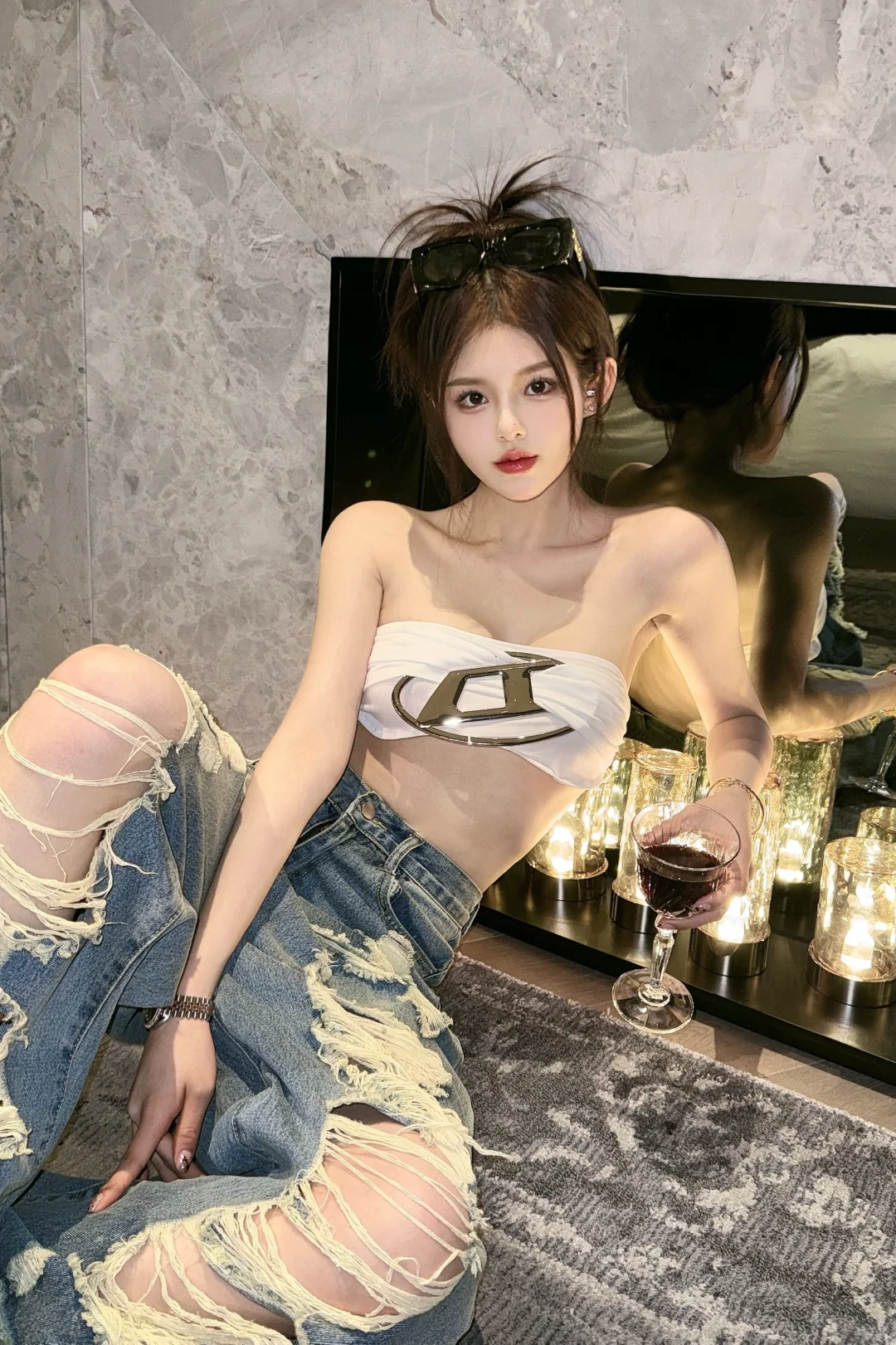 她是这个村最会打扮的潮男