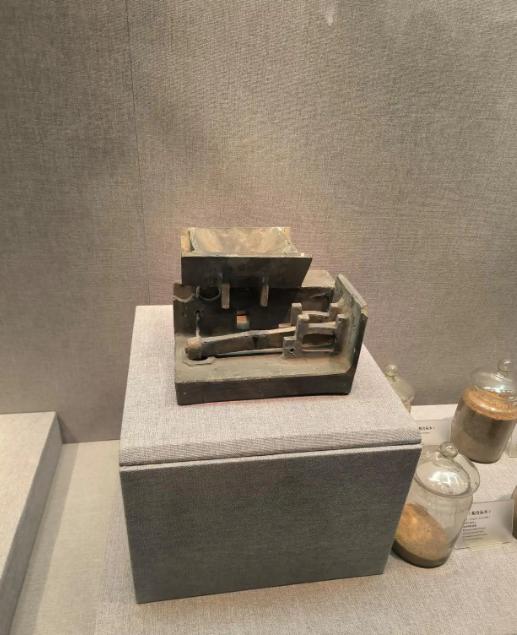 铁器农具普及对古代社会经济的推动作用

铁器农具的普及是古代农业技术发展的重要标
