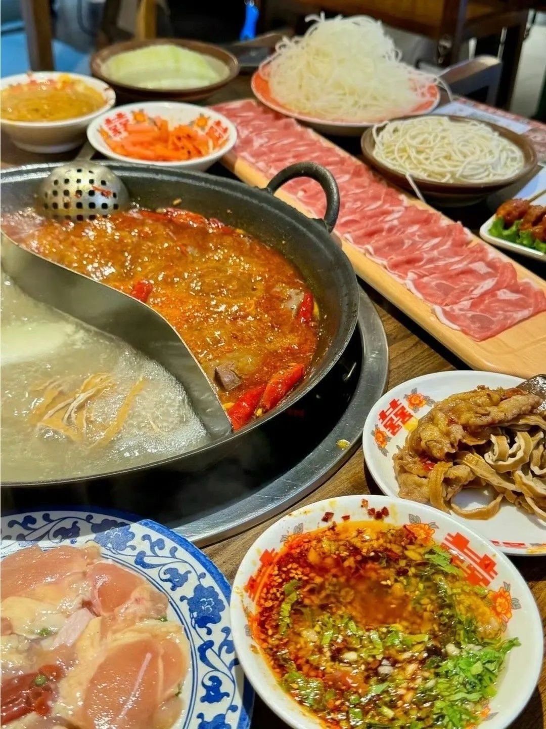 你要什么我都给你 我的爱我的命都给你 但是你跟我要钱 卧槽 我哪有钱啊 ​​​