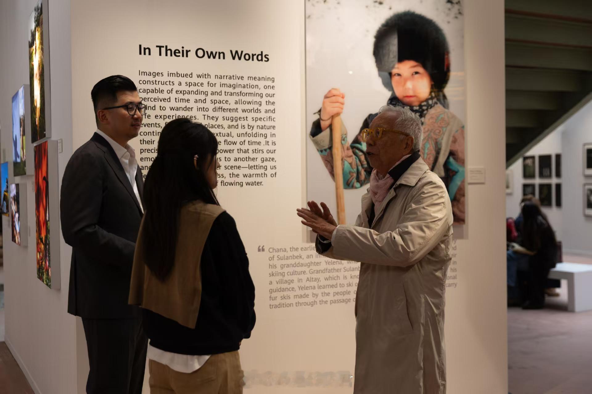 华为这用手机当“笔”、拿非遗当“墨”，直接在巴黎大皇宫把咱中国文化给秀明白了！新