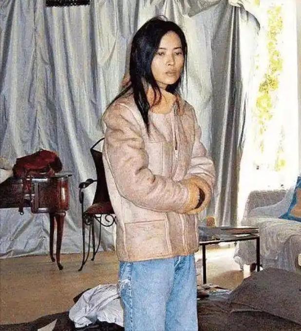 蓝洁瑛说我被曾志伟强奸，两任男友离奇自杀，晚年还得靠粉丝接济。

这个曾被港媒捧