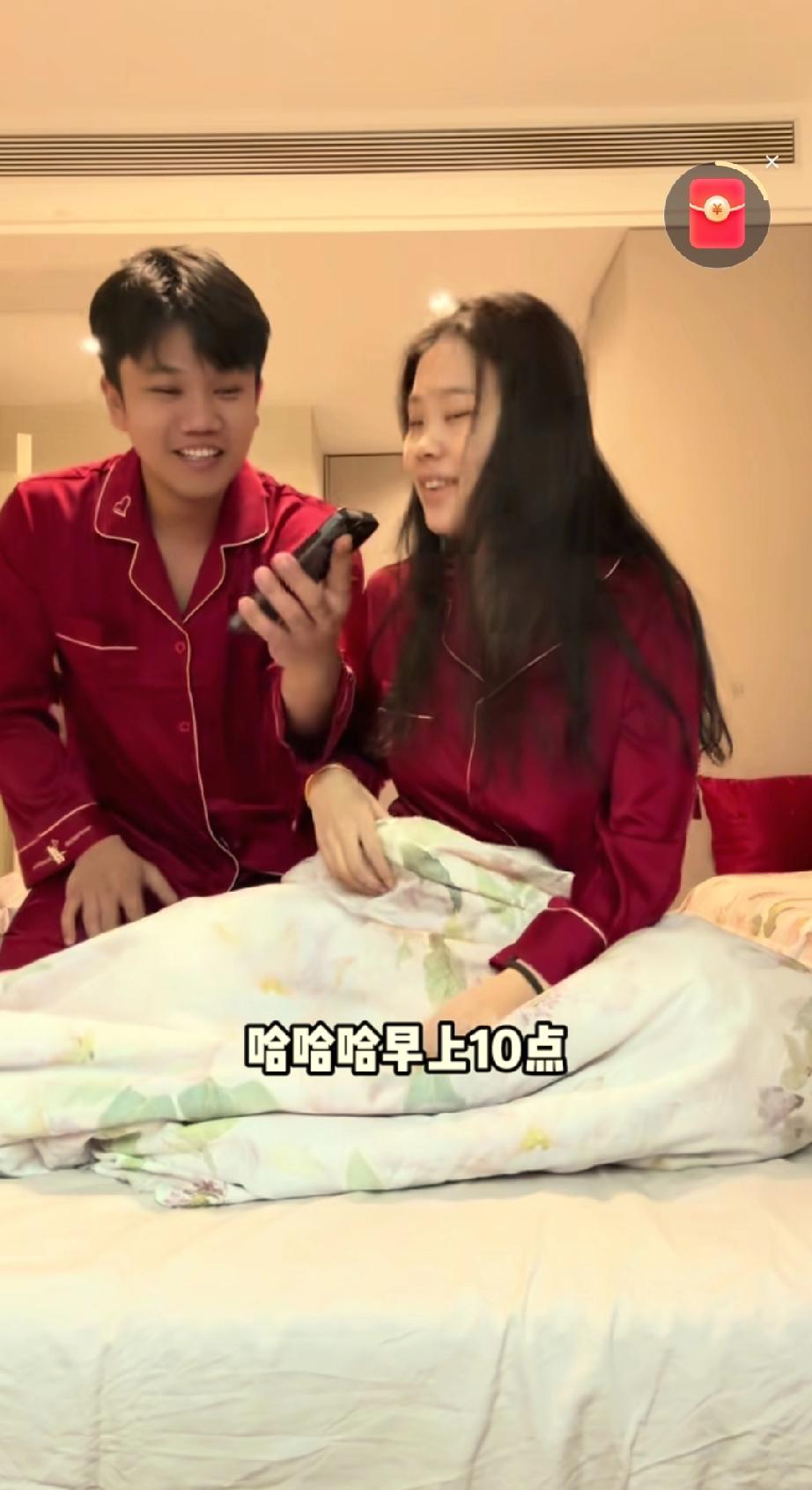 解清帅和王正正这对新婚小夫妻在结束了新疆之旅之后 ，回到河北的家中 ，半个多月没