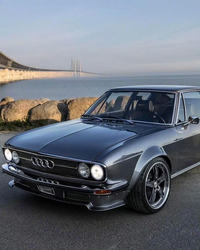 奥迪100 Coupe S｜70年代德系颜值巅峰之作
谁能抵挡得了一台1972年
