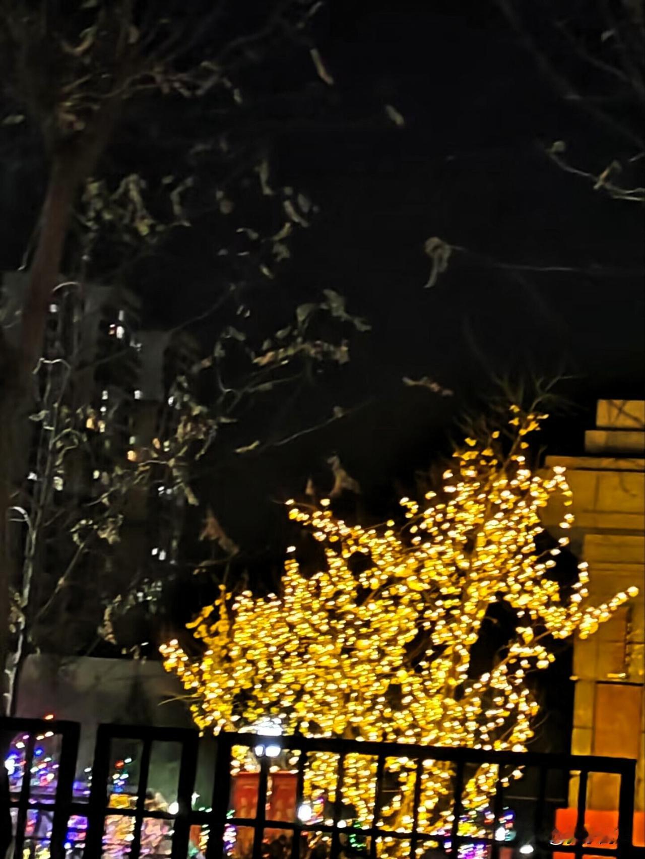 人生就这么短，别让烂人烂事消耗你的时光，该怼就怼，该拒就拒，不然成全了别人，恶心