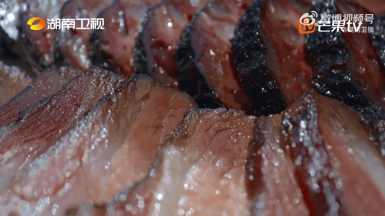 湖南一老板每年卖30万个猪血丸子湖南腊味合蒸叶一茜想带回北京去湘当有味的地方腊味