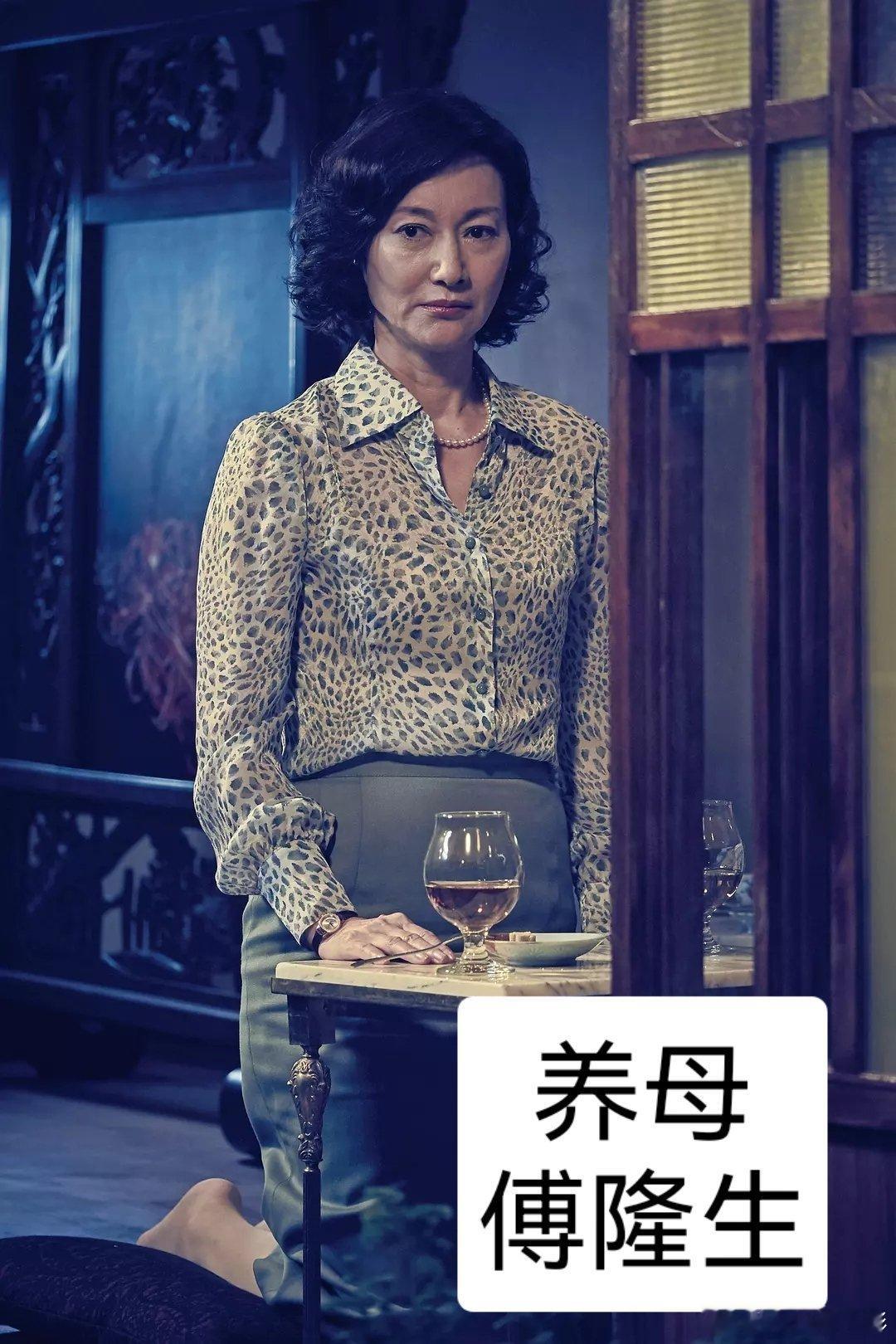 假如捕风追影是母狼带着小狼囡们假如《捕风追影》是冷酷狠辣的养母和养女团呢？！那真