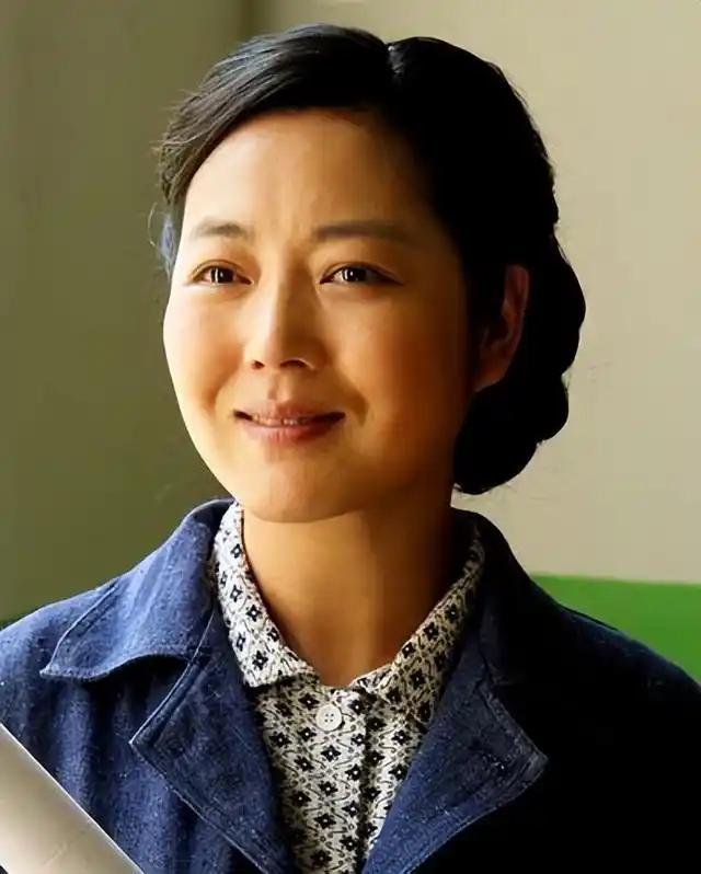 2003年，王茜华和丈夫到饭店吃饭，没想到结账时，丈夫却说：“饭钱我付了，回头你