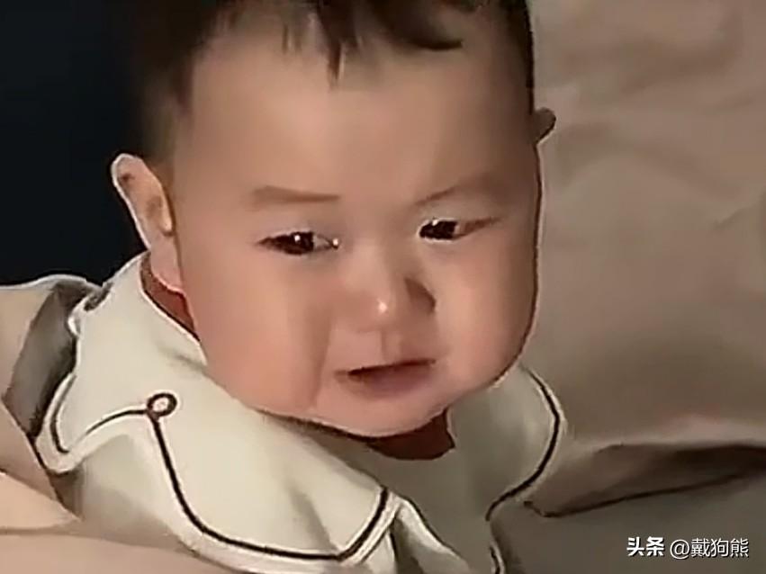 这段视频看后让我忍不住痛哭流泪，一个刚会叫妈妈的小奶娃，半夜起来叫“妈妈”那凄厉