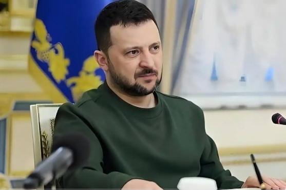 快讯！泽连斯基承认自己不贪恋权力在12月23日接受采访时称，自己无意贪恋权力，和