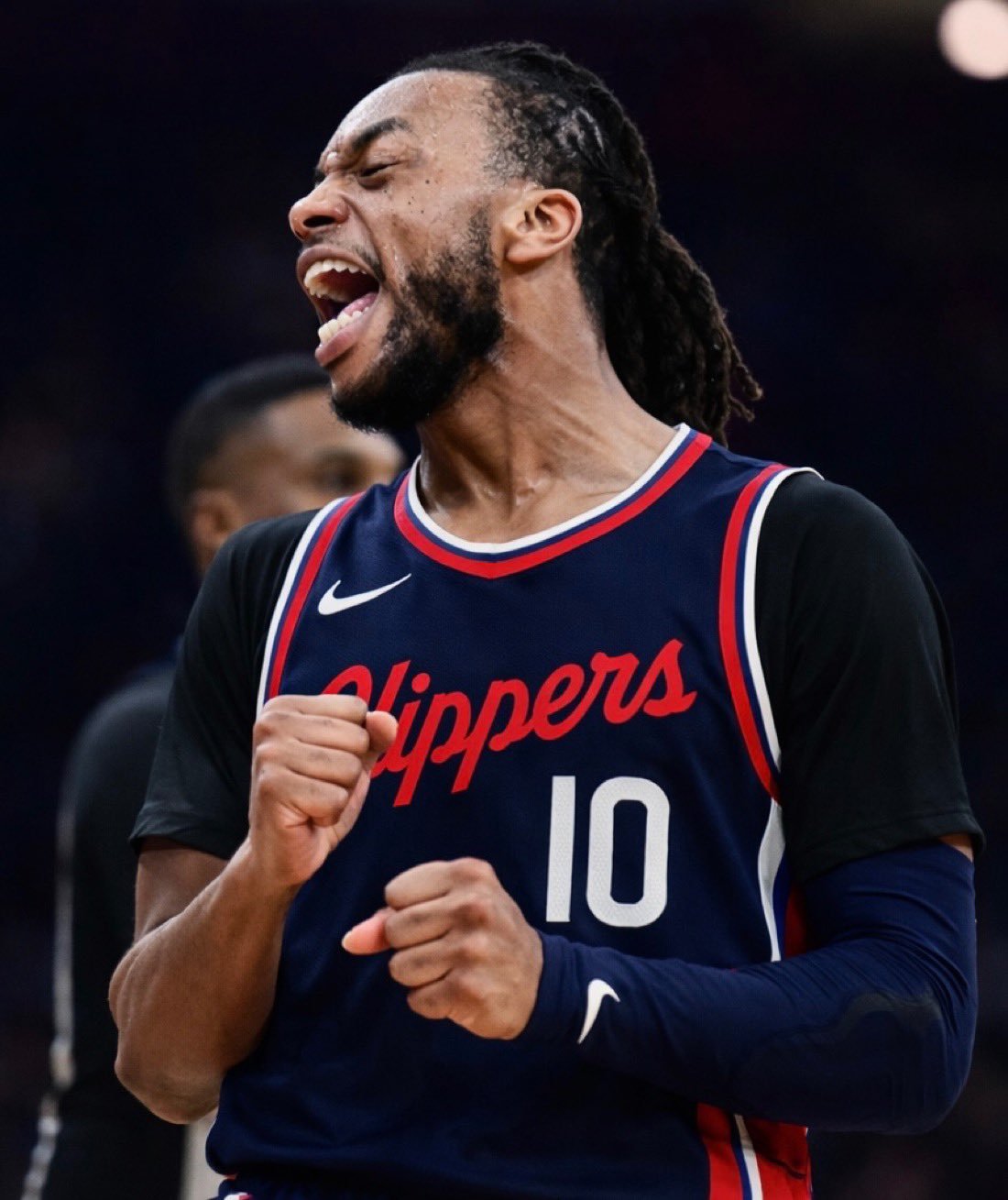 加兰暂停回来一个拉链后卷切2+1一个持球三分…勇士又叫暂停这一整场看勇士追分追的