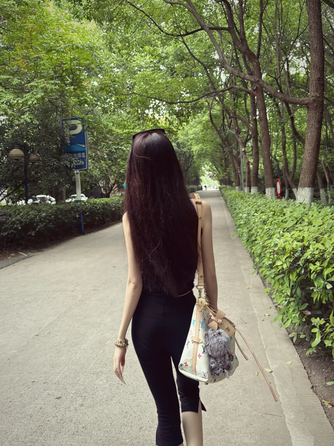 看背影一定是女的