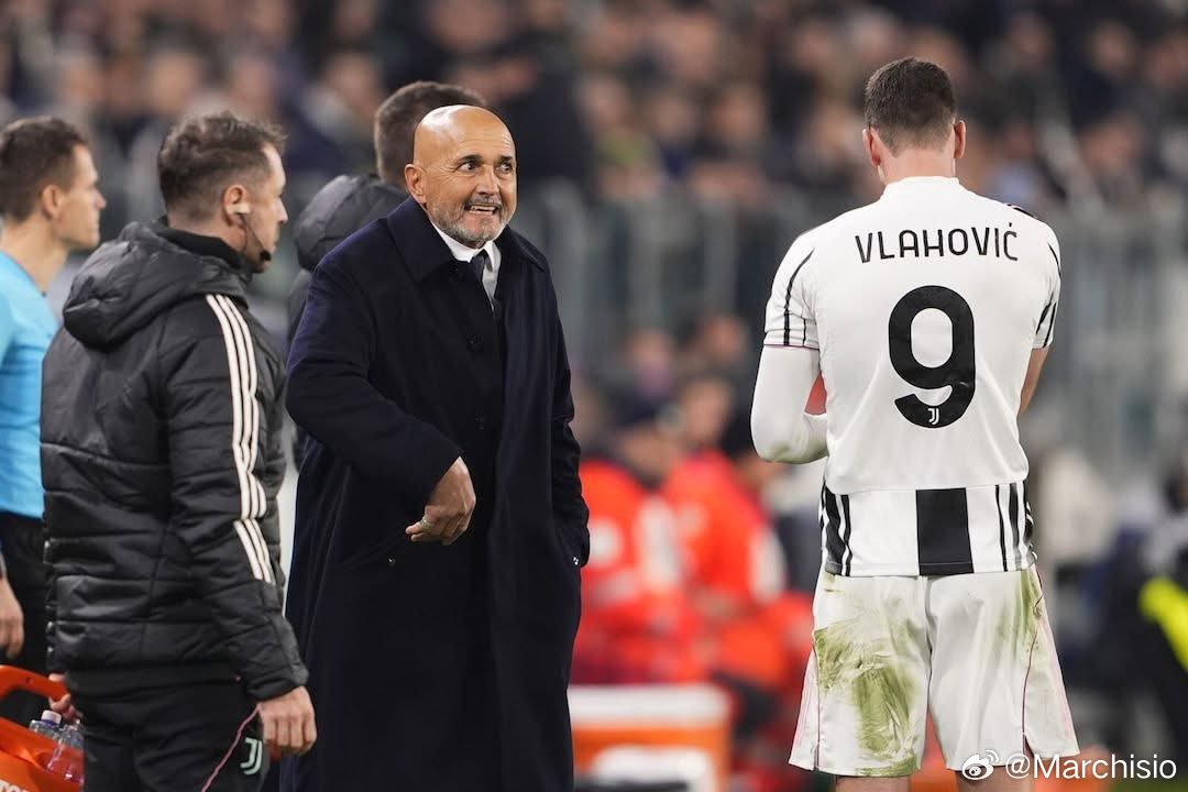 黑喂狗！都灵体育报：斯帕莱蒂与尤文图斯续约至2028年的官方公告预计将在对阵乌迪