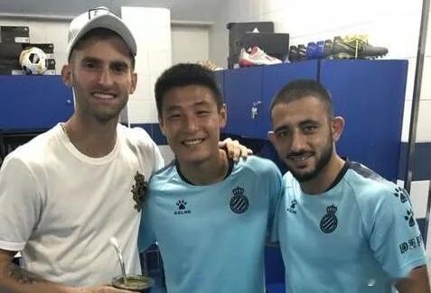 【西班牙人U19B助理教练——巴普蒂斯唐（前武汉卓尔外援）】巴普蒂斯唐出生于巴西