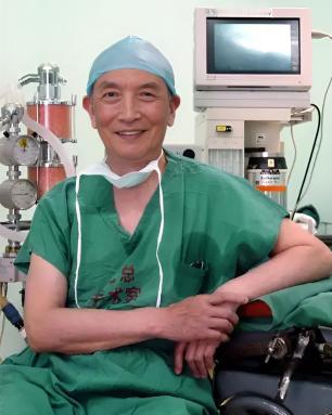 “真正让自己康复的不是药物！”2006年，肿瘤专家华益慰抗癌一年离世，在生命的尽