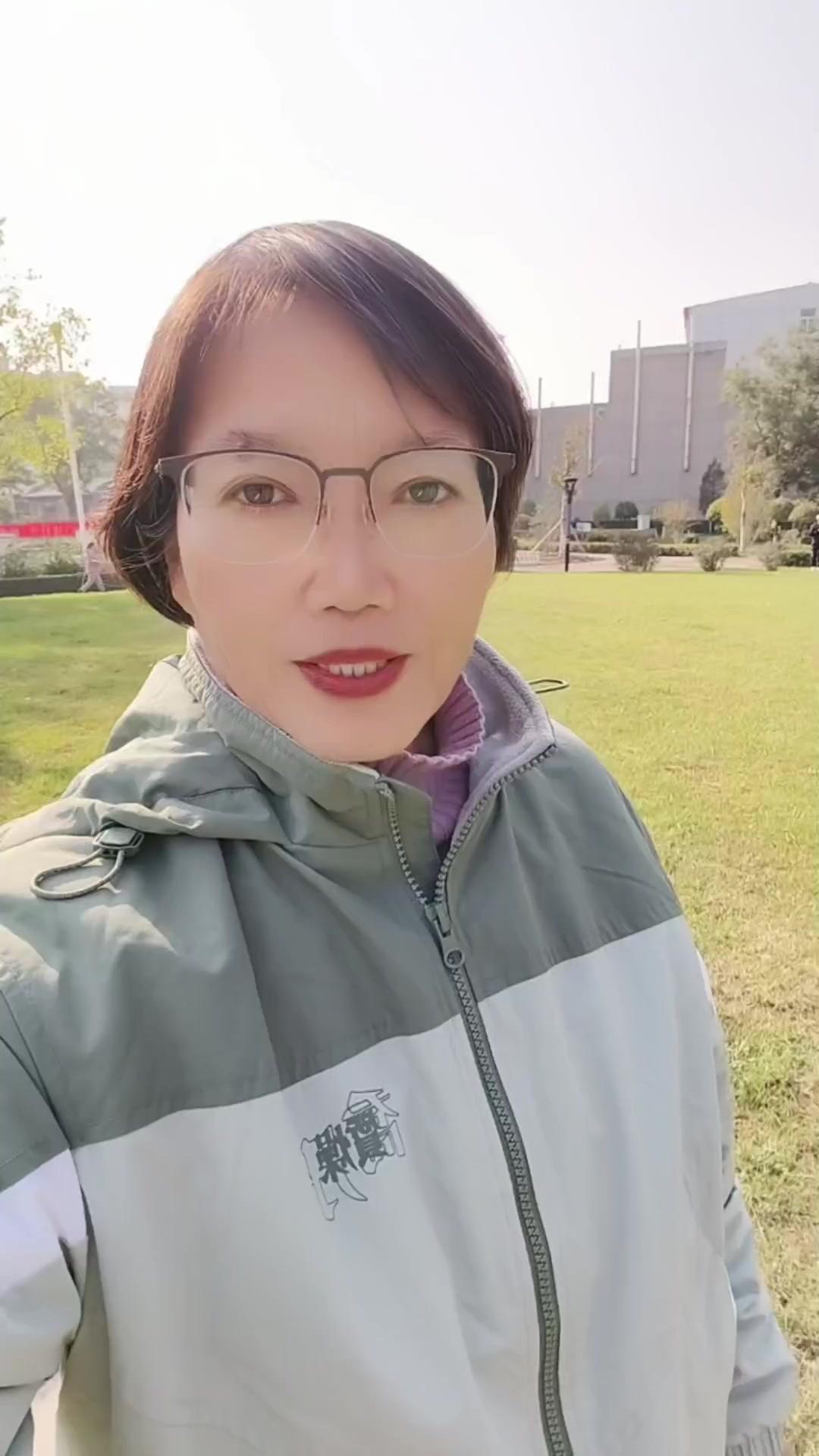 🍭跟老公吵架要赢很简单，把握好分寸就行。先别着急说气话，观察他的脸色。要是他只