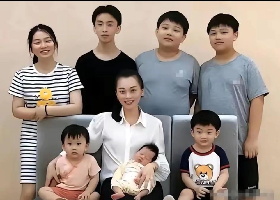 2006年，一个打工妹嫁给北大的高材生后，就给丈夫使劲生孩子，连续要了7个孩子，