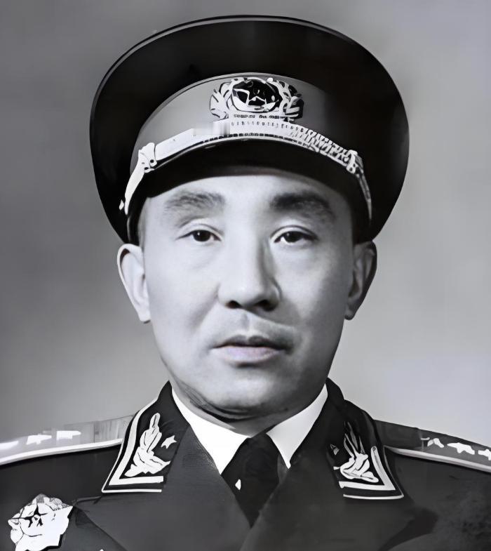 1958 年，李聚奎重返军队，罗荣桓请示毛主席该授何衔。主席沉吟片刻后，说：“以