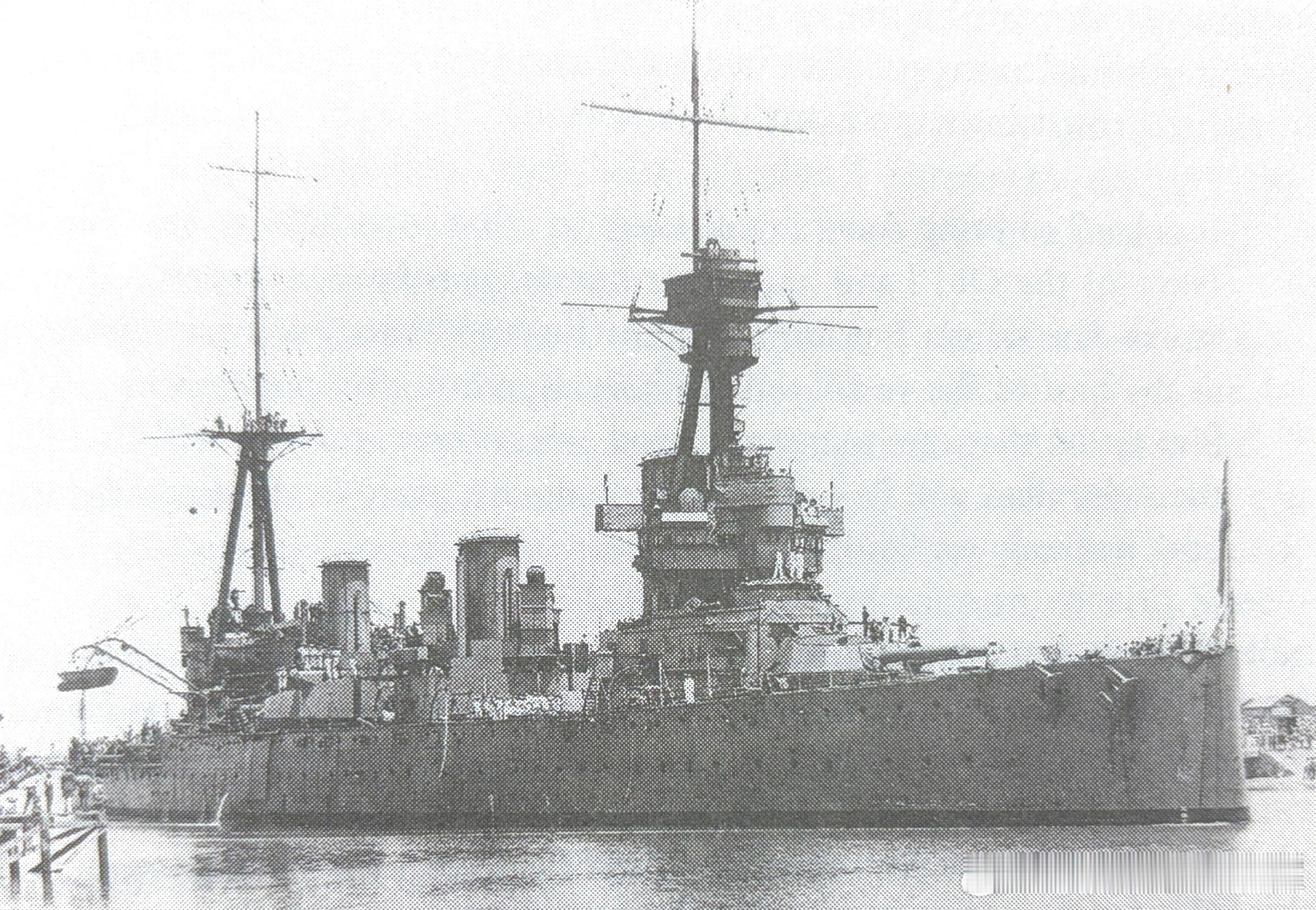 1919年皇家澳大利亚海军HMAS 澳大利亚号巡洋舰在返回途中经过苏伊士运河军事