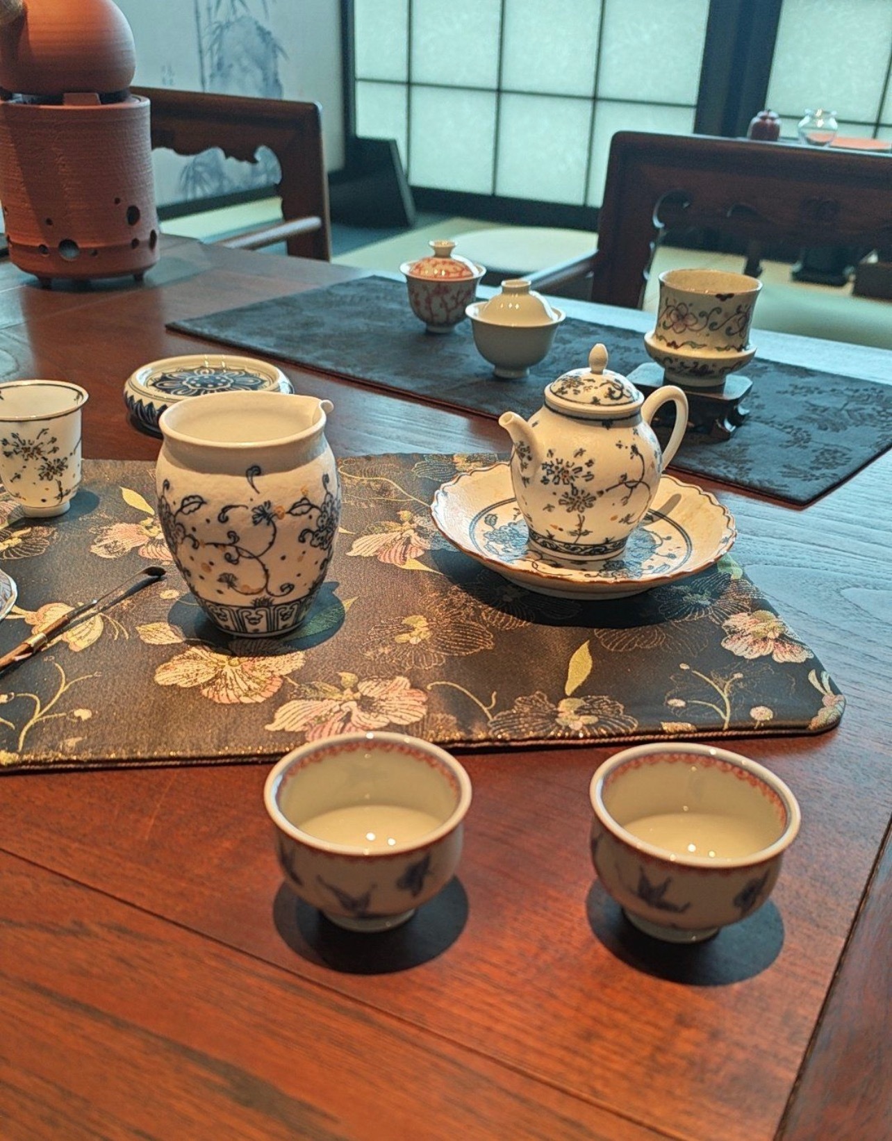茶道  茶，仅仅是喜欢而已，很多事情都是“在趣不在理”，趣味远比理由更能让我倾心