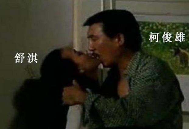 早年舒淇有多卑微？19 岁片场遭逼迫，改剧本、加尺度，连反抗的资格都没有。

舒
