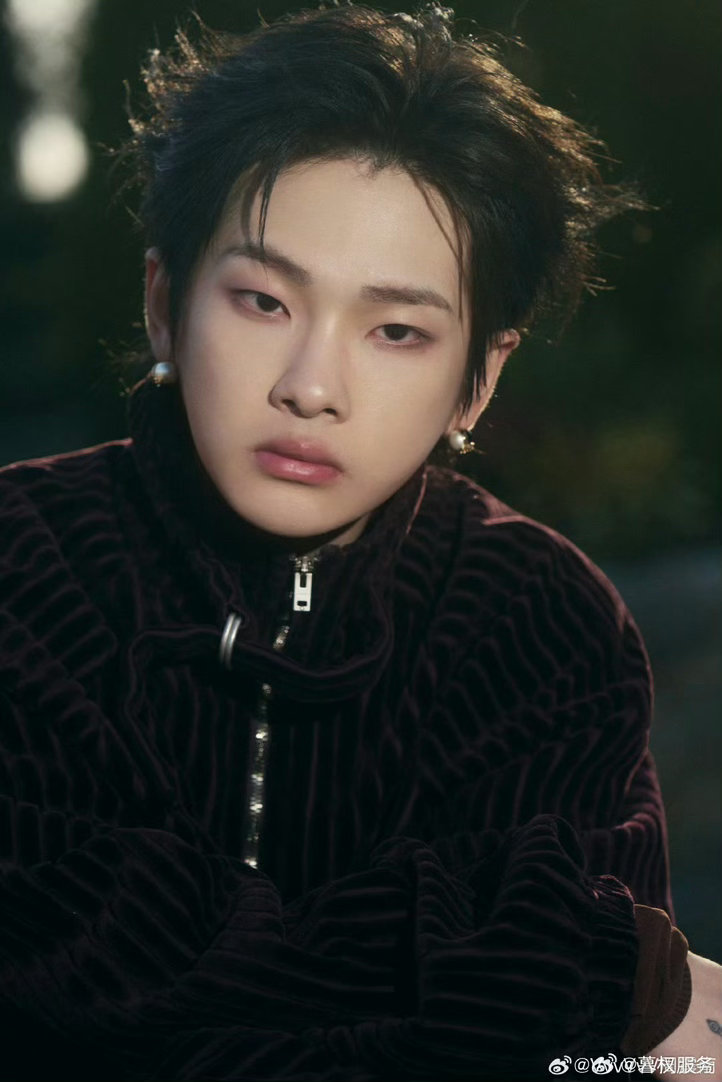 周震南南京演唱会官宣 喜欢他的话可以关注一下，他的现场一直挺稳，不会让人失望。 