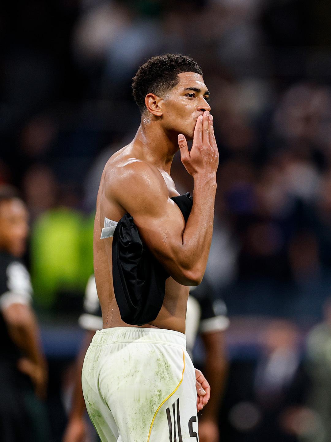 小猫飞吻[奶牛猫]皇马vs尤文图斯 ​​​