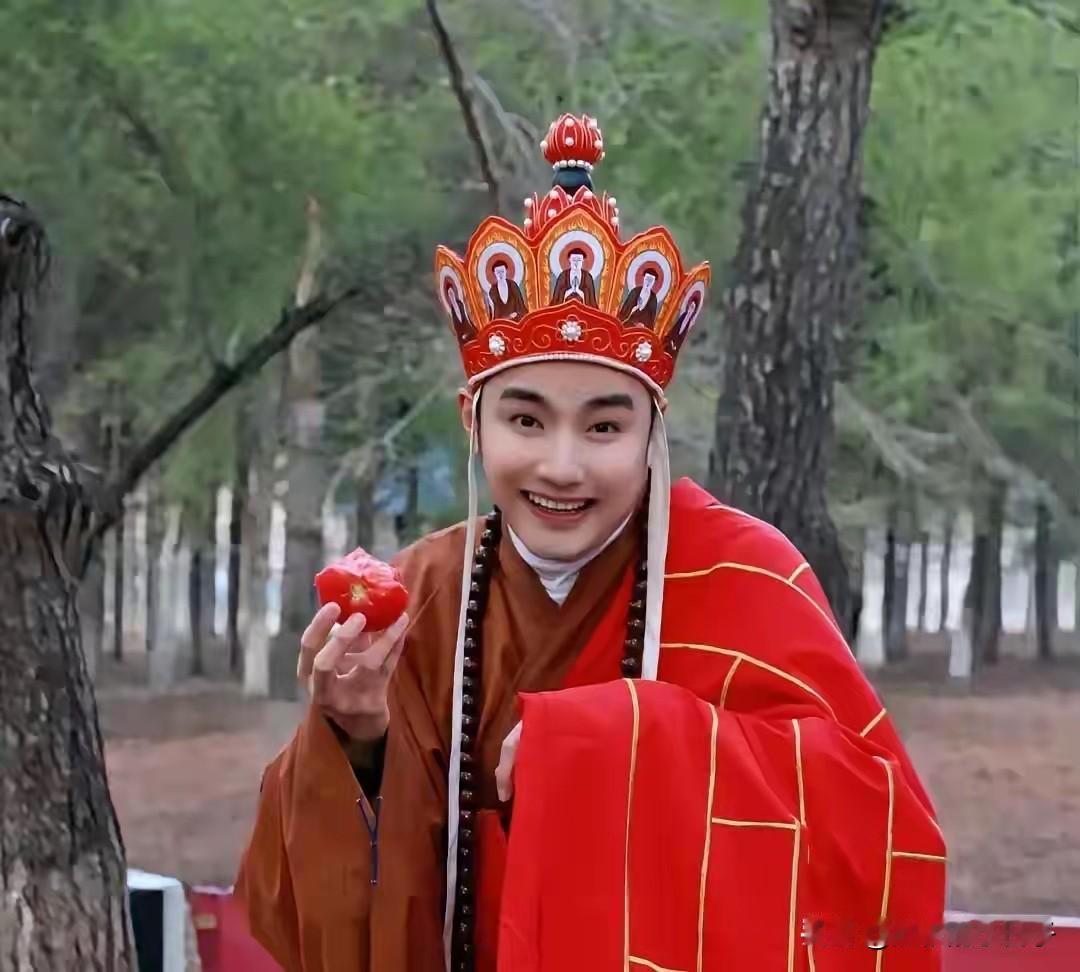 长春动物园“唐僧”辞职了！

   最近，这位动物园的唐僧，本名叫闫东的辞职了，