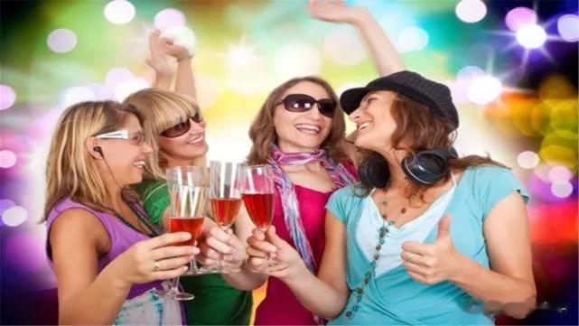 俄罗斯美女嫁到中国后，居然直言丈夫没用，原因令人啼笑皆非！

俄罗斯大家肯定都听