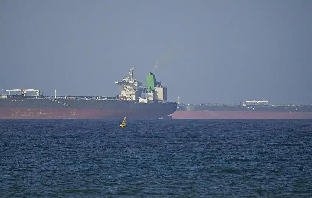 别被“停火”骗了！大家都以为美国和伊朗停火后，霍尔木兹海峡就能恢复正常通航，可事